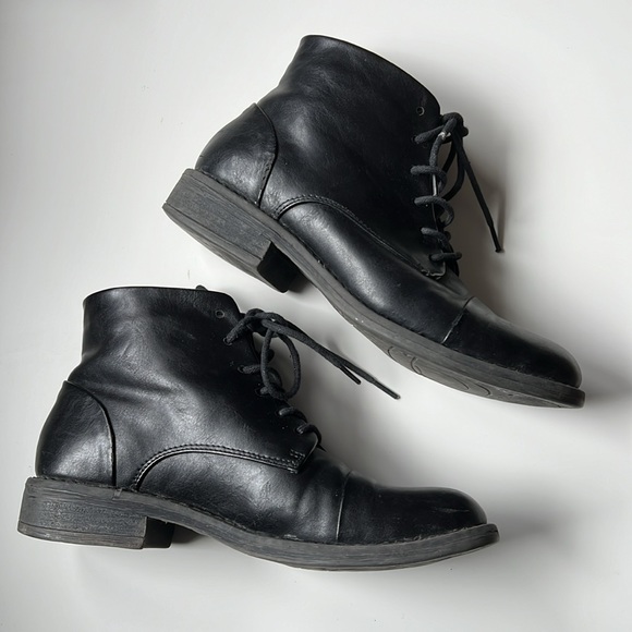 steve madden black leather lace up ankle boots - Picture 4 of 9